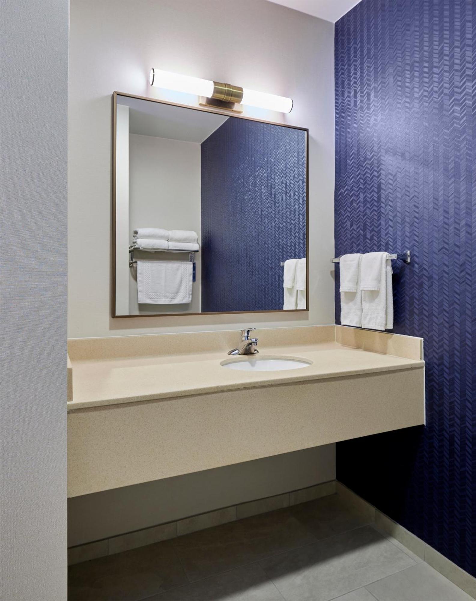 Fairfield Inn & Suites Берлінґтон Екстер'єр фото