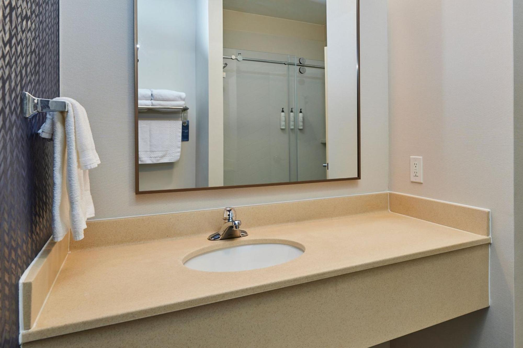 Fairfield Inn & Suites Берлінґтон Екстер'єр фото