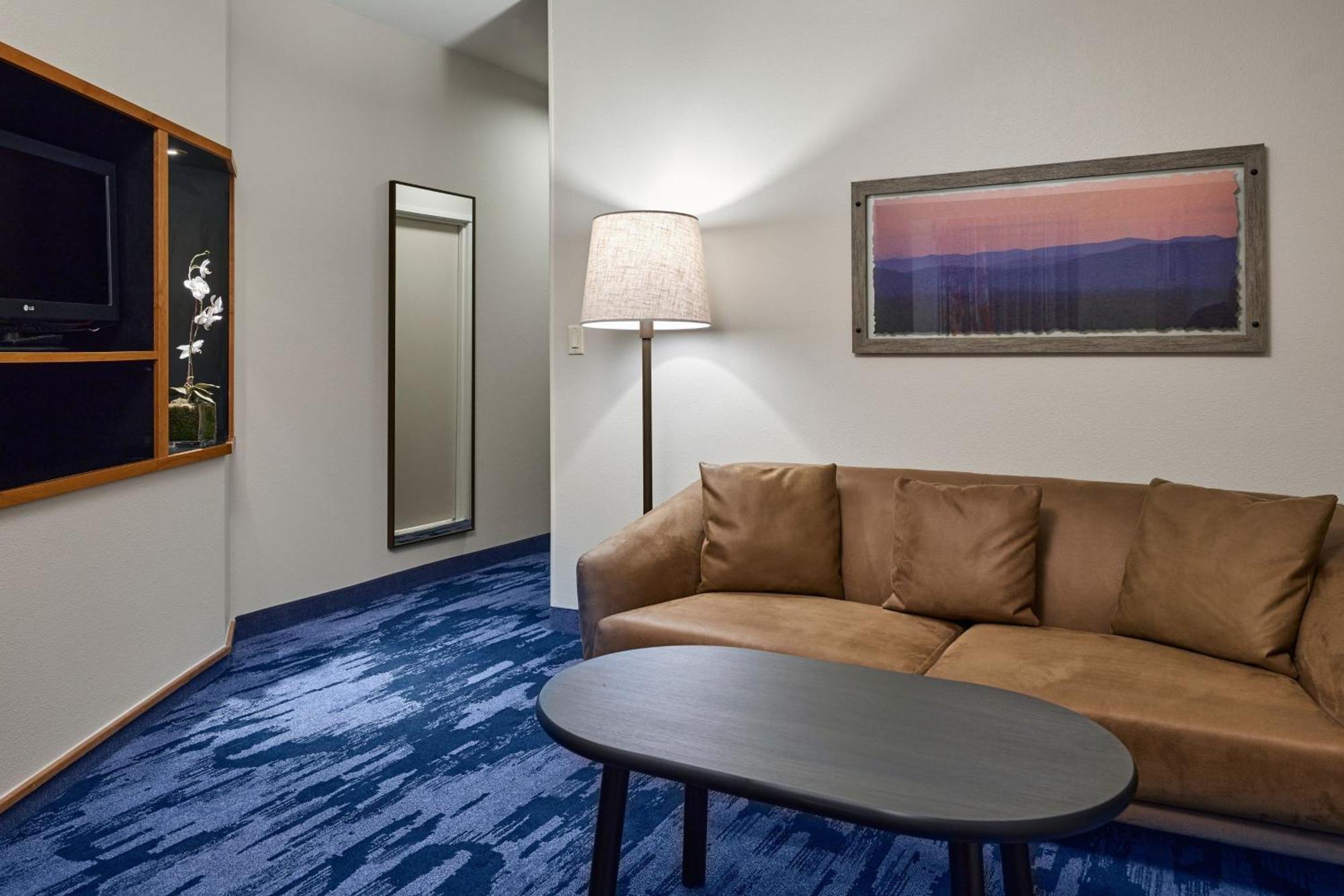 Fairfield Inn & Suites Берлінґтон Екстер'єр фото