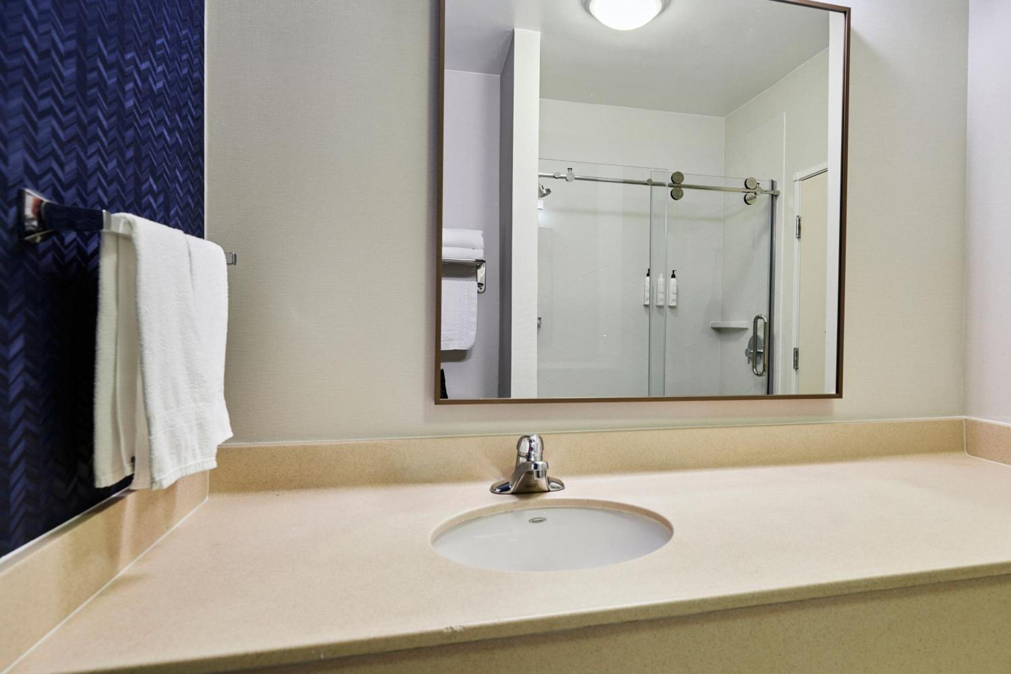 Fairfield Inn & Suites Берлінґтон Екстер'єр фото
