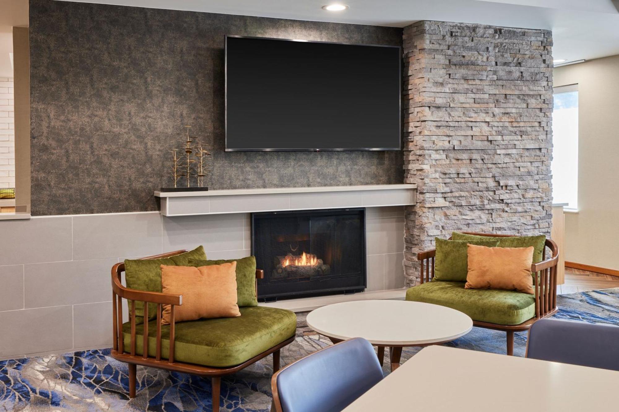 Fairfield Inn & Suites Берлінґтон Екстер'єр фото