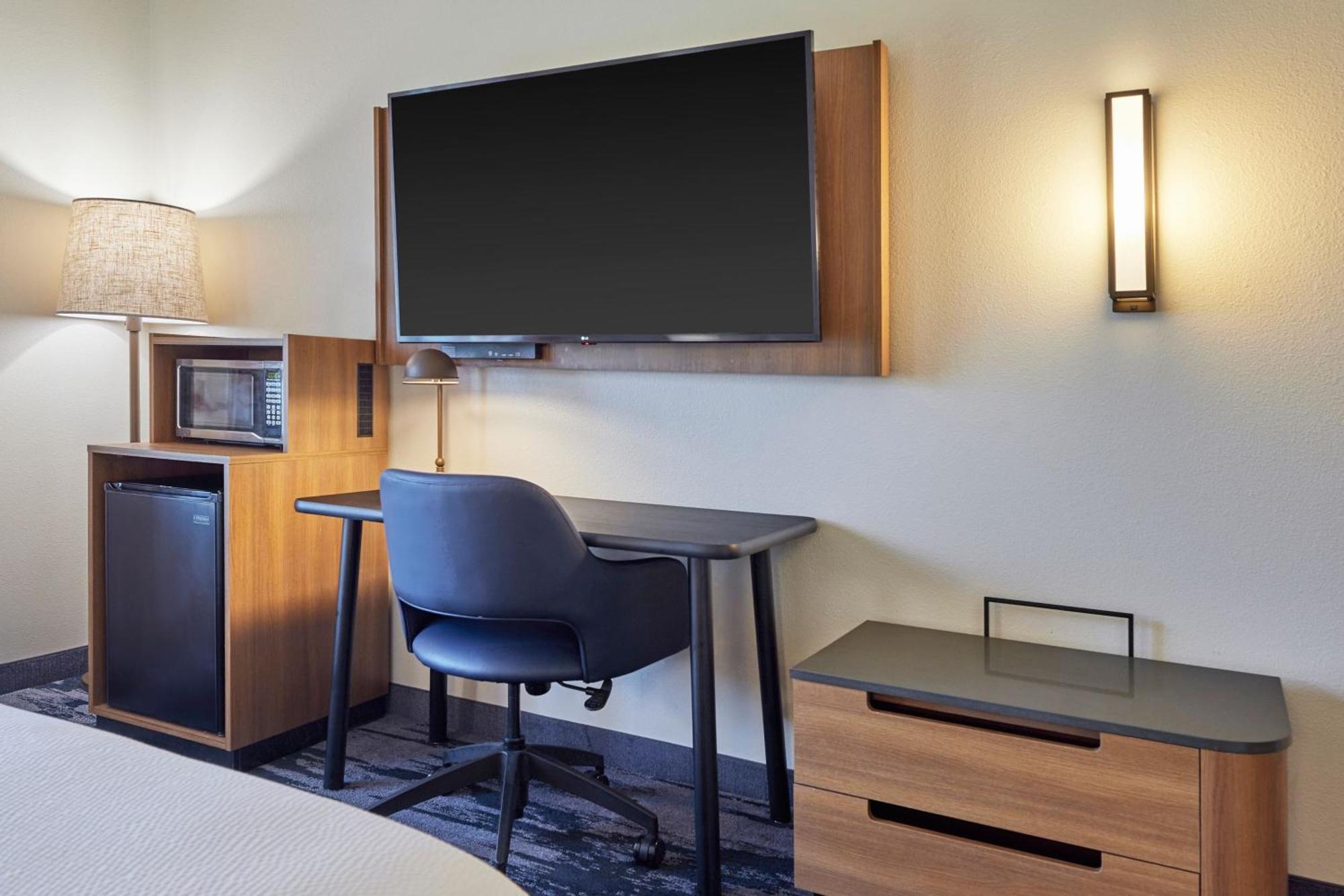 Fairfield Inn & Suites Берлінґтон Екстер'єр фото