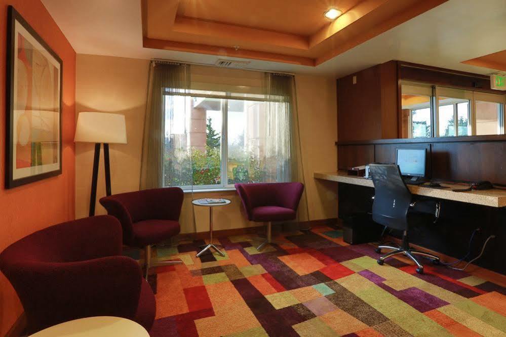 Fairfield Inn & Suites Берлінґтон Екстер'єр фото