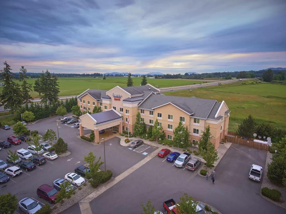 Fairfield Inn & Suites Берлінґтон Екстер'єр фото